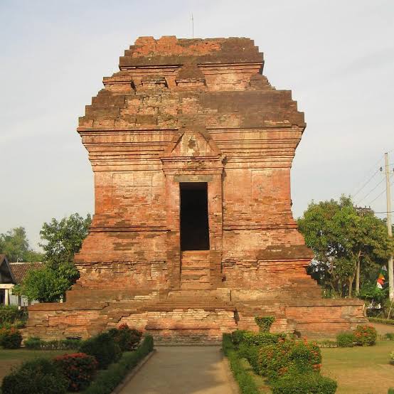 Candi Pari di Porong, Kabupaten Sidoarjo